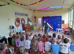 Teatr "Pierwszy kwiat wiosny"